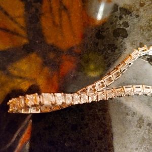 1k silver tennis braclet